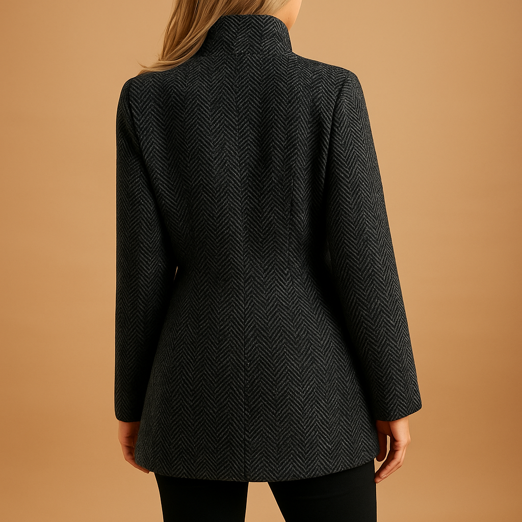 Tailored breathable blazer for women | Lianne 3